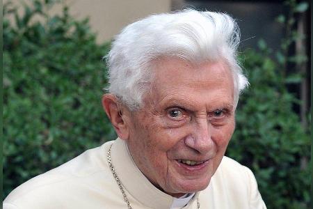 Wünscht sich in einem Schreiben ein baldiges Jenseits: Der emeritierte Papst Benedikt XVI. Wünscht sich in einem Schreiben ein baldiges Jenseits: Der emeritierte Papst Benedikt XVI.
