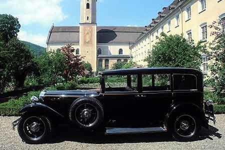 Mercedes Nürburg als Papa-Mobil.