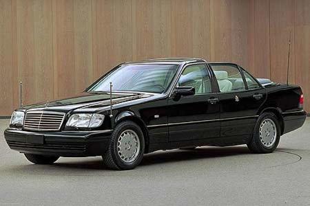 Mercedes S-Klasse als Papa-Mobil.