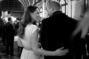 Prinz William und Herzogin Kate teilen intimen Backstage-Moment