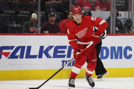 Knappe Niederlage für Seider beim NHL-Debüt Knappe Niederlage für Seider beim NHL-Debüt