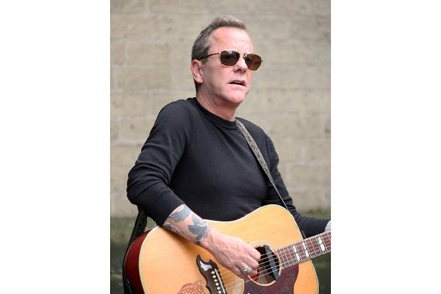 ...Filmstar Kiefer Sutherland. Neben seinen vier Halbgeschwistern hat er ebenfalls eine Zwillingsschwester. Diese hält sich ...