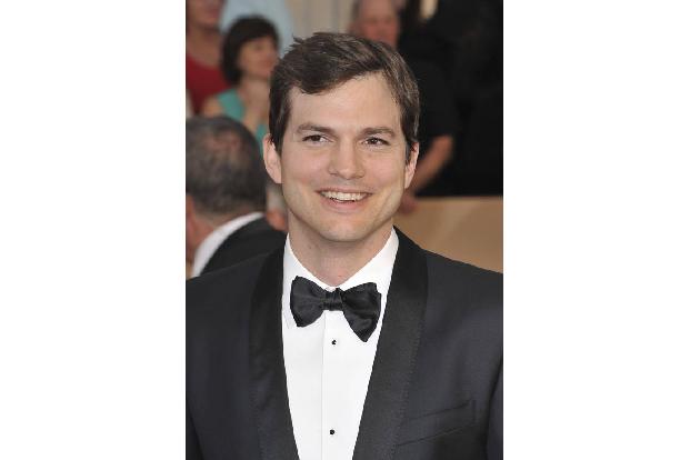 Kaum einer weiß, dass Hollywoodstar Ashton Kutcher einen Zwillingsbruder hat. Michael lebt mit zerebraler Lähmung und war mi...