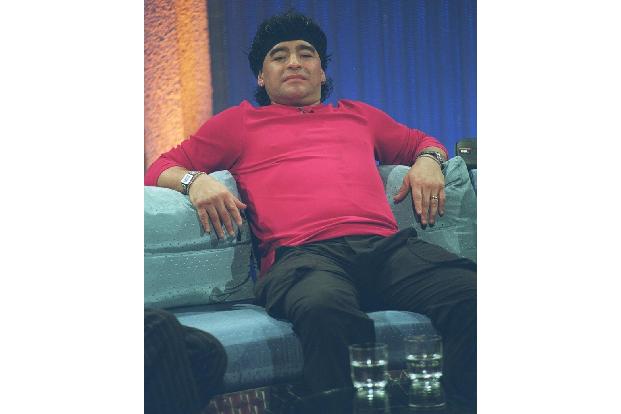Wegen seiner Drogen-Vergangenheit wird Maradona ein Visum für die WM in Japan verweigert. 'Wenn die Angst haben, hätten sie ...
