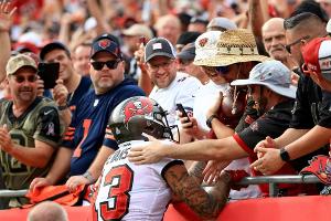 Nach "Ballklau": Buccaneers überhäufen Fan mit Geschenken