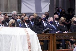 Obama, Biden, Bush und Clinton nehmen Abschied von Colin Powell