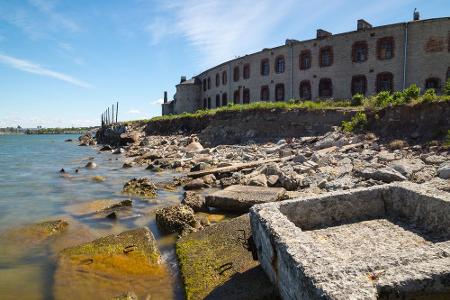 Europäischen Knast-Flair gibt es in der Seefestung Patarei, Estland. Auf vier Hektar waren 5.000 Menschen zusammengepfercht....