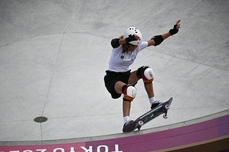 Bundestrainer: Skaterin Stoephasius bei Olympia Bundestrainer: Skaterin Stoephasius bei Olympia