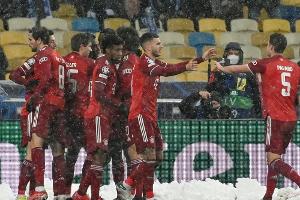 Gruppensieg perfekt: Eiskalte Bayern siegen im Schnee