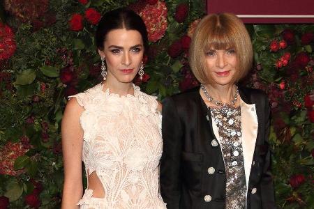 Anna Wintour (r.) und Tochter Bee Shaffer 2019 auf dem roten Teppich in London. Anna Wintour (r.) und Tochter Bee Shaffer 2019 auf dem roten Teppich in London.