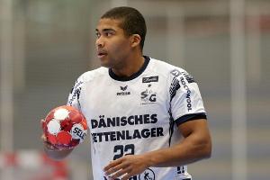 Handball: Olympiasieger Larsen bleibt in Flensburg