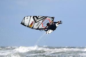Erster Wettkampf seit zwei Jahren: Windsurfer Köster will sechsten WM-Titel