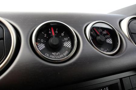 Shelby GT350 Mustang, Anzeigeinstrumente