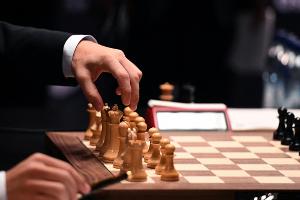 Schach: Firouzja jüngster Spieler der Geschichte mit Elozahl über 2800