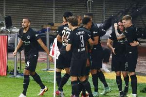 Dank Trapp und Hauge: Eintracht stürmt vorzeitig in die K.o.-Runde