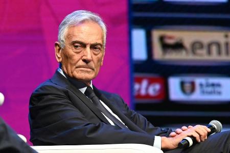 Italiens Verband denkt über Impfpflicht für Profifußballer nach Italiens Verband denkt über Impfpflicht für Profifußballer nach