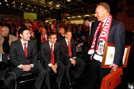 Karl-Heinz Rummenigge überraschte 2009 wohl jeden im Saal. Denn für Ehrenpräsident Beckenbauer schrieb er ein Gedicht. Blöd ...