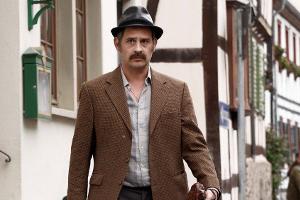 Moritz Bleibtreu saß für "Faking Hitler" drei Tage in der Badewanne