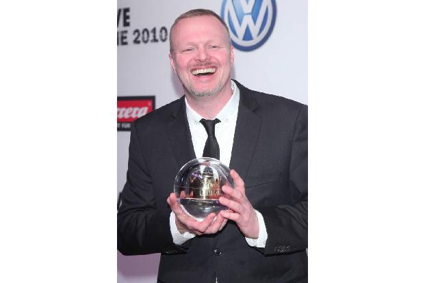 ...wurden selbstverständlich mehrfach gewürdigt und er erhielt zahllose Preise wie u.a. die 1Live Krone, den Romy Award, den...