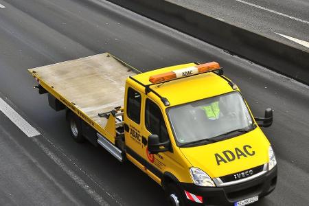 Der ADAC teilt mit, die erhöhten Bußgelder zu begrüßen, weil sie nicht mit einer Verschärfung der Fahrverbotsgrenzen einherg...