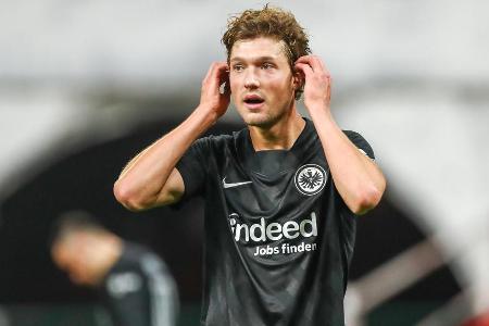 Gerade erst zwei Minuten auf dem Rasen, als er Torschütze de Laet aus den Augen verlor; im Glück, dass auf Abseits entschied...