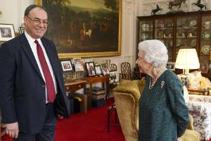 "Sie sieht glänzend aus": Queen Elizabeth II. freut sich über Gäste