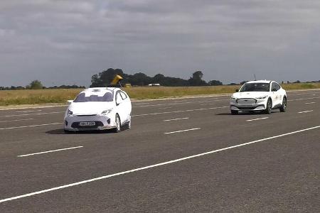 11/2021, Euro NCAP testet Autobahn-Assistenzsysteme Ford Mustang Mach-E