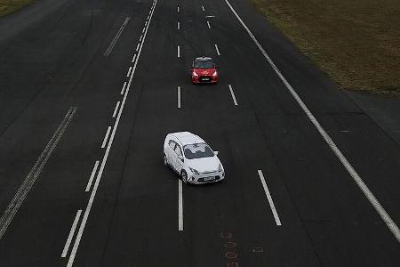 11/2021, Euro NCAP testet Autobahn-Assistenzsysteme Toyota Yaris