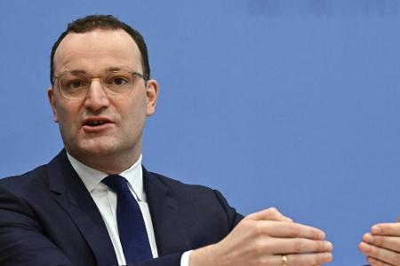 Spahn für 2G-Plus: Strengere Regeln für Zugang zu Veranstaltungen Spahn für 2G-Plus: Strengere Regeln für Zugang zu Veranstaltungen