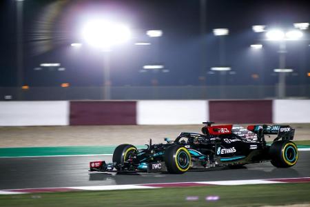 Formel 1: Hamilton gewinnt in Katar vor Verstappen