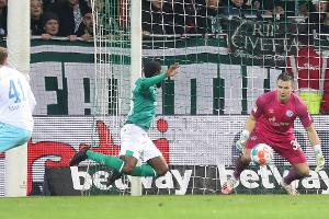 Nach Beschimpfungen im Netz: Werder Bremen verteidigt Assale