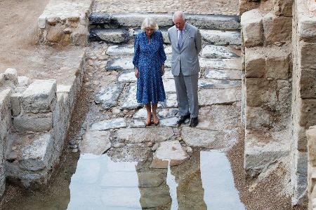 Herzogin Camilla und Prinz Charles am Jordan. Herzogin Camilla und Prinz Charles am Jordan.
