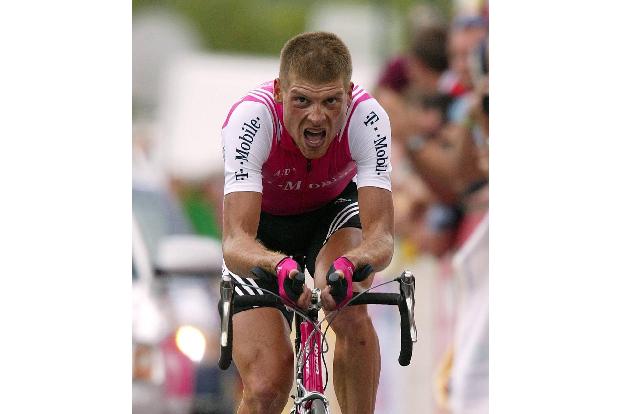 Ganz Deutschland beschäftigt zurzeit das Schicksal von Jan Ullrich. Einst gewann er als erster Deutscher mit der Tour de Fra...