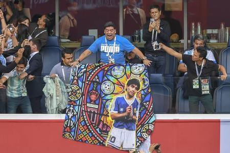 ...Fußballlegende Diego Maradona hat mit Selbstreflektion nicht allzu viel am Hut. Der Argentinier war außerhalb des Stadion...