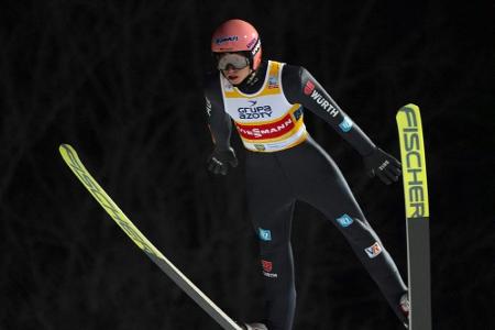Skispringen: Geiger verpasst Podest knapp und baut Weltcup-Führung aus Skispringen: Geiger verpasst Podest knapp und baut Weltcup-Führung aus