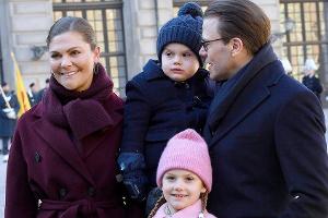 Victoria von Schweden teilt süßen Schnappschuss von Estelle und Oscar