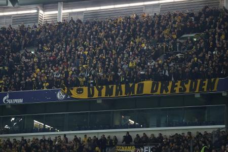 Polizei ermittelt nach Pyro-Empfang für Derby-Sieger Dynamo Polizei ermittelt nach Pyro-Empfang für Derby-Sieger Dynamo
