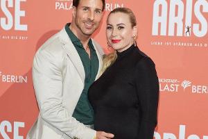 Ex-"Bachelor" Leonard Freier und seine Caona verraten Babygeschlecht
