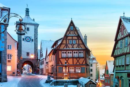 Rothenburg ob der Tauber gehört zu den schönsten Orten Bayerns. Die mittelalterliche Altstadt besticht durch enge Gassen und...