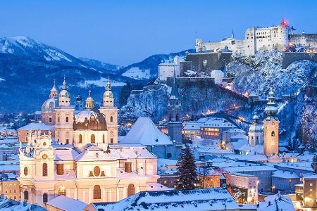 Im Dezember ist das österreichische Salzburg meist auch schon von einer dicken Schneeschicht bedeckt. Wer durch die geschmüc...