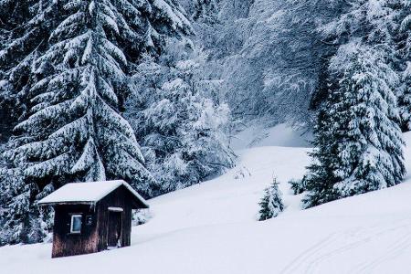 Viel Schnee gibt es auch im Schwarzwald. Weiße Wälder, unberührte Natur und viele Wintersportmöglichkeiten sind ideale Vorau...