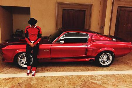 Lewis Hamilton - Shelby Mustang - Privatautos