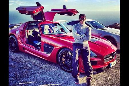 Lewis Hamilton - Mercedes SLS Black Series