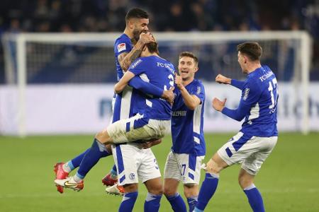 Schalke siegt ohne Grammozis - Werder gewinnt zum zweiten Mal mit Werner Schalke siegt ohne Grammozis - Werder gewinnt zum zweiten Mal mit Werner