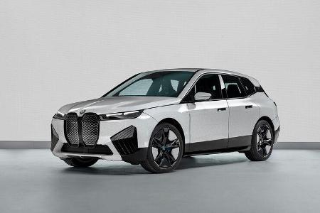 Elektro SUV iX in E-Reader-Folie