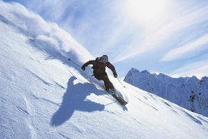 Skifahrer aufgepasst: Corona-Regeln in der Schweiz und Österreich