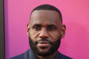 Basketball-Superstar LeBron James hat Corona