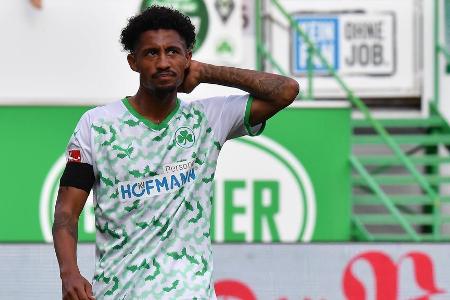 Agierte gegen den Ball auf der Zehnerposition und erschwerte dem BVB den Spielaufbau durchs Zentrum durch engagierte Laufweg...