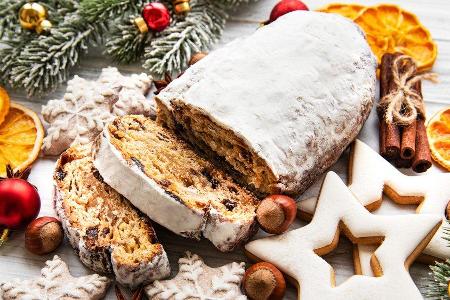 Selbstgemachter Christstollen darf an Weihnachten nicht fehlen.