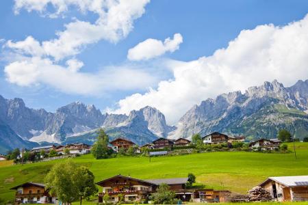 Dreh- und Angelpunkt der Fernsehserie ist das Kaisergebirge im österreichischen Tirol. Zusammen mit dem Berg 